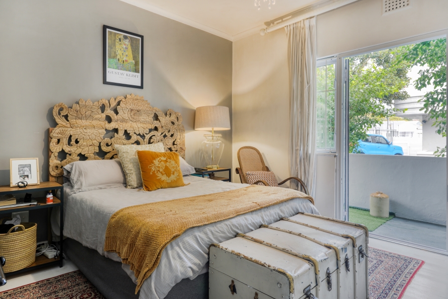 2 Bedroom Property for Sale in Vredehoek Western Cape